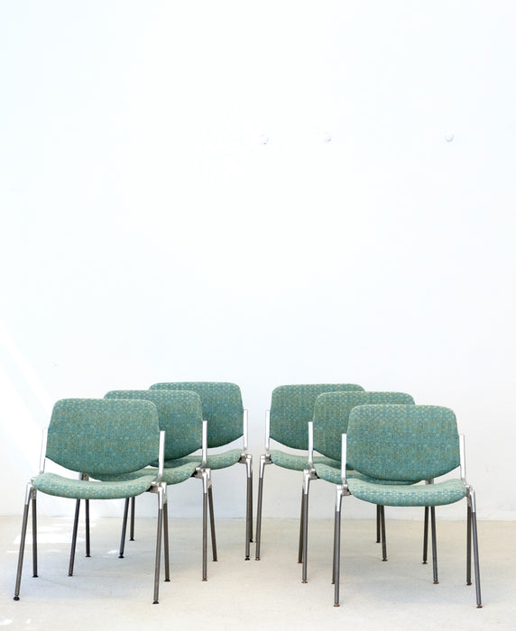 Castelli (DSC 106) stacking dining chairs by Giancarlo Piretti from 1965, Italy