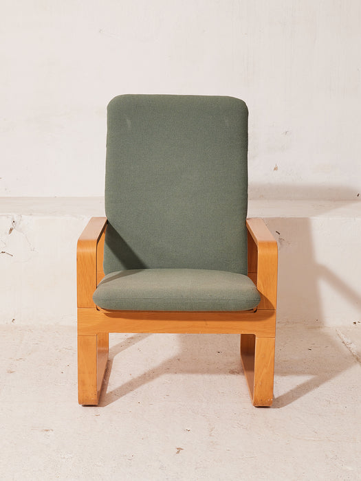 Magnus Olesen Lounge Chair, Design by Rud Thygesen & Johnny Sørensen 1970s