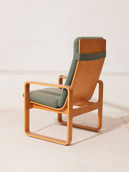 Magnus Olesen Lounge Chair, Design by Rud Thygesen & Johnny Sørensen