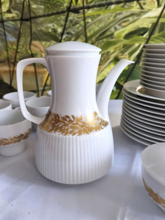 Tapio Wirkkala for Rosenthal Studio-Line “Modulation” Porcelain Coffee and Dessert Service, Germany 1970s., 39 Pieces