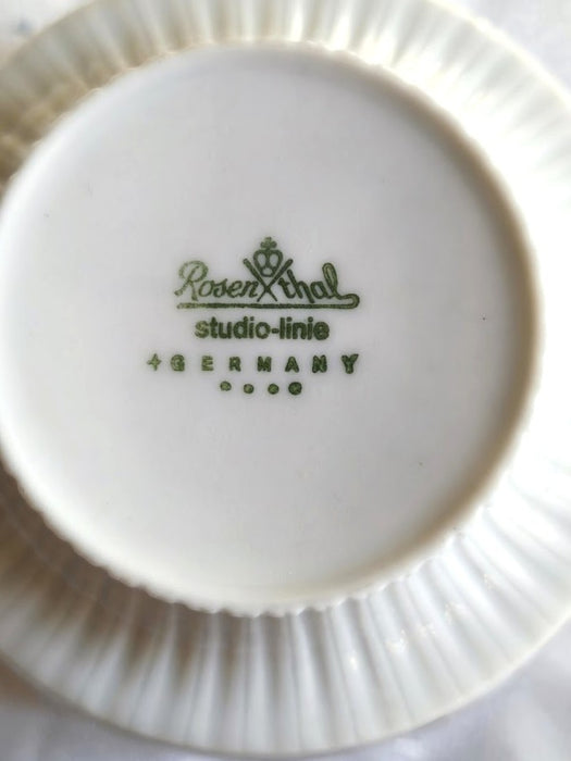 Tapio Wirkkala for Rosenthal Studio-Line “Modulation” Porcelain Coffee and Dessert Service, Germany 1970s., 39 Pieces