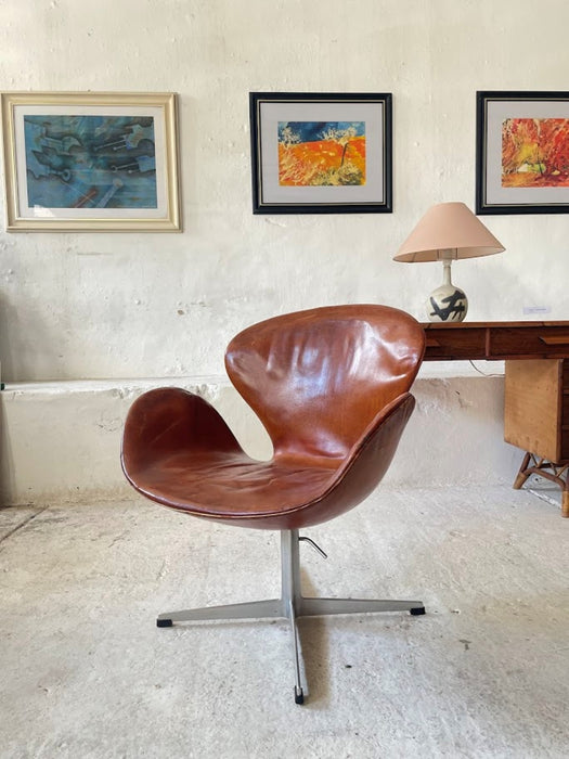 First Edition Arne Jacobsen Swan Chair