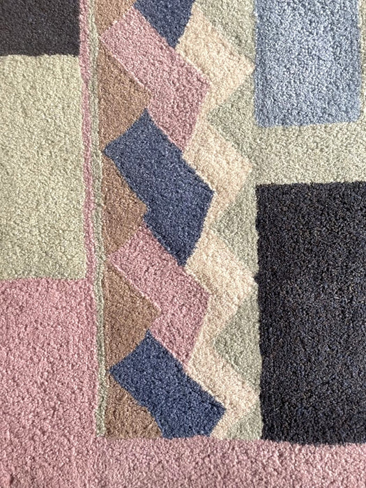 Tisca Geometric Pattern Hand-Tufted Wool Rug, Signed “ILES”, France, 1990s
