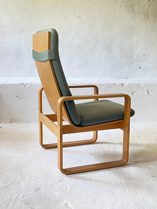 Magnus Olesen Lounge Chair, Design by Rud Thygesen & Johnny Sørensen