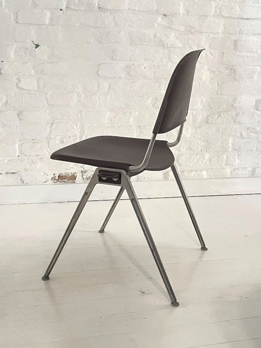 Knoll International 1601 Model Stackable Chairs by Don Albinson