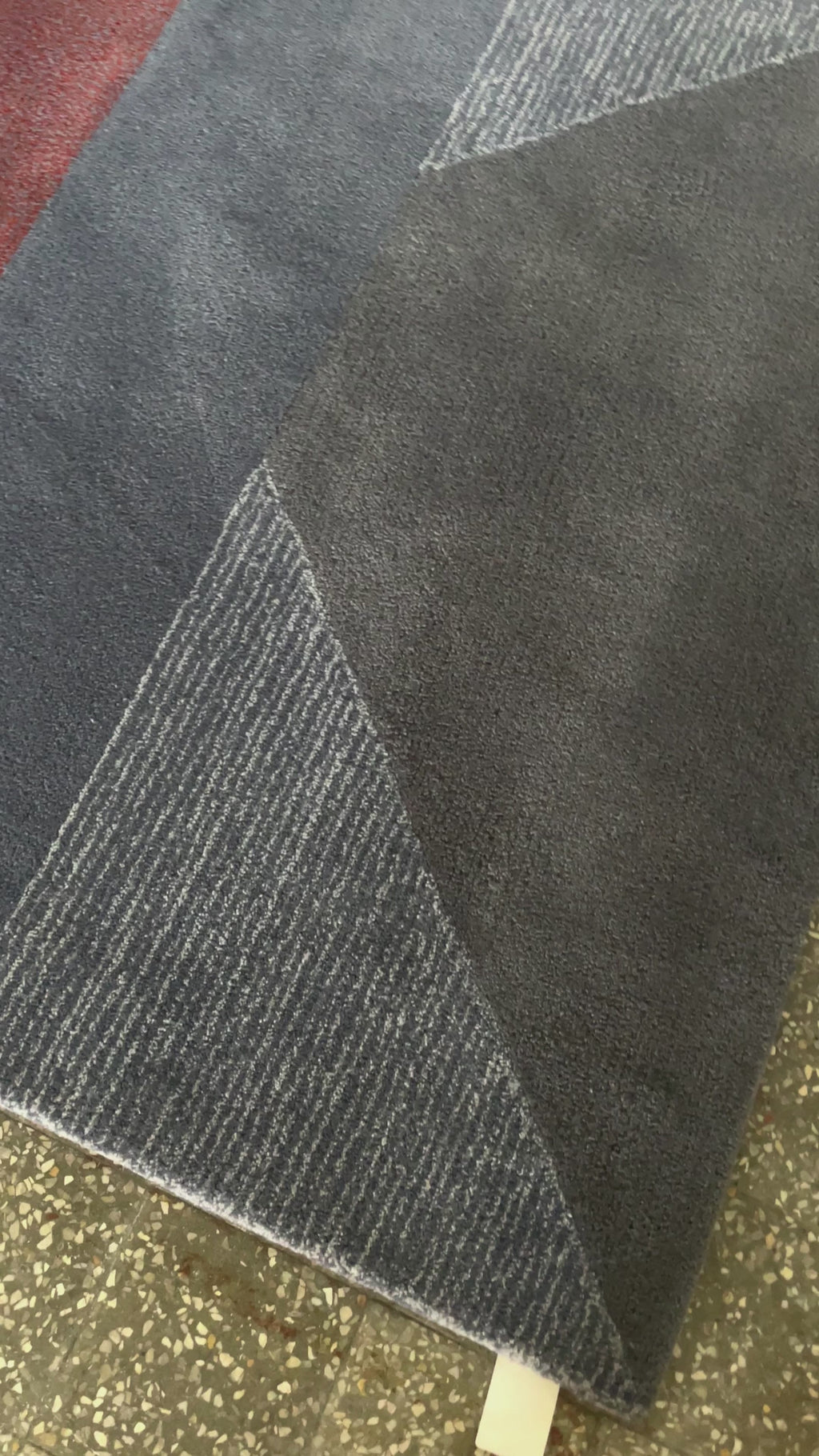  Hand Tufted Rug 1980-1990s France