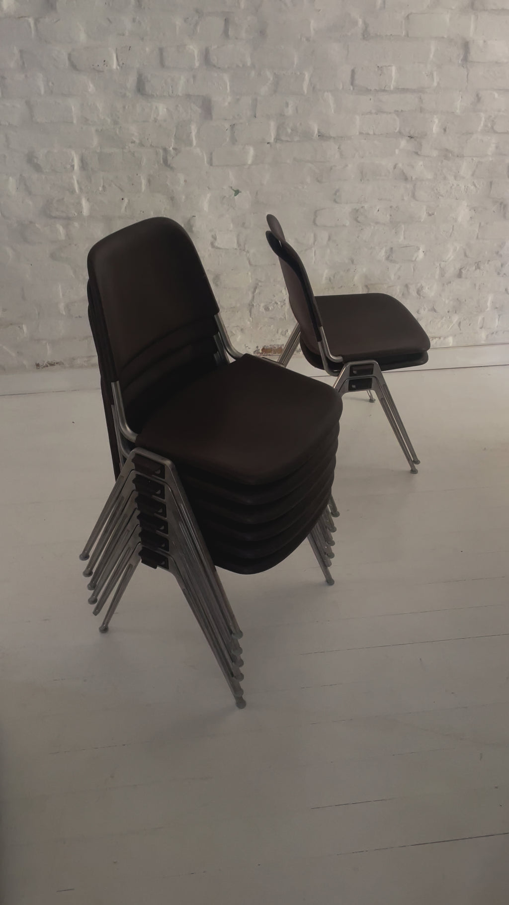 Knoll International 1601 Model Stackable Chairs by Don Albinson